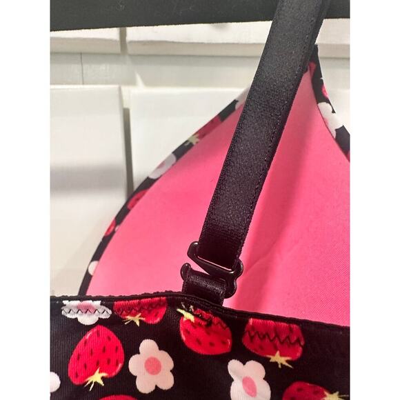 Victoria Secret Strawberry Sexy Push Up Bra NWT 32C - Picture 3 of 5